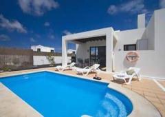 2 bedroom semi-detached bungalow for sale Spain - Canary Islands, Lanzarote, Playa Blanca