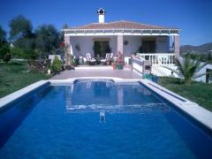 4 bedroom split-level villa