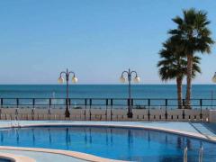 Excellent two bedroom duplex with sea and mountain views,