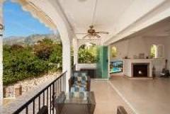 Huge villa home in Mijas, with income from 4 apartments ( circa 500 Euro per night ), pool,