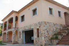 Excelent brand new big house in estate area with golf field