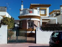 3 Bedroomed  2 Bathroom Detached House Excellent Condition