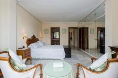 This is a must see property great value for money in Nueva Andalucia - Marbella