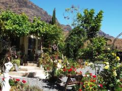 GRAN CANARIA: house & garden at Arteara (South Gran Canaria)