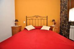 Guesthouse by the mountains in mainland Spain