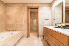 Luxury Ground Floor Apartment - Golden Mile Marbella