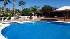 Fabulous Country Villa with Pool, Garage, BBQ/Kitchen, Underbuilt, Solarium, ...