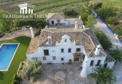 FARMHOUSE (ANDALUSIAN CORTIJO) IN VILLANUEVA DE MESÍA (GRANADA)