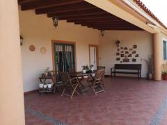 Wonderful cottage 25 km from Valencia, in front of a natural park.