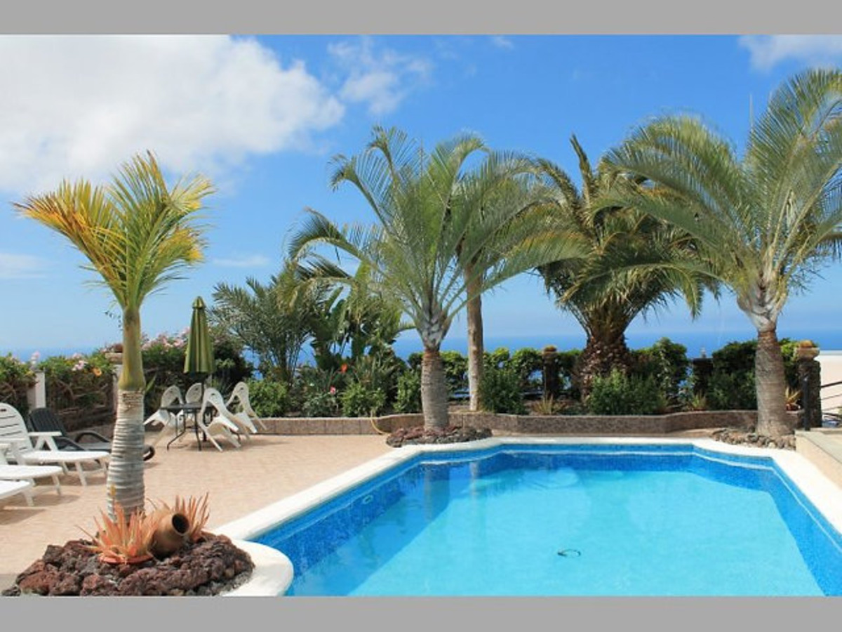Beautiful 4 bedroom villa with a separate apartment