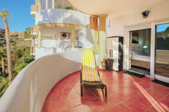Beautiful apartment in Calahonda, with wonderful views of the sea.