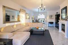 Beautiful apartment in Calahonda, with wonderful views of the sea.