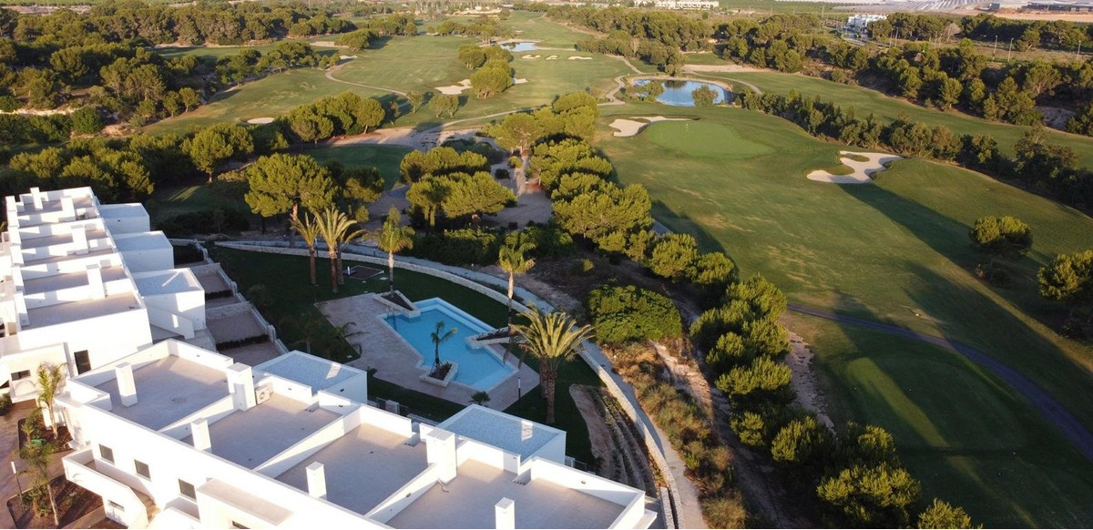 New build First-line Golf Apartments with private garden or solarium in Pilar de la Horadada,