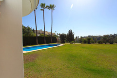 Fantastic classic villa  with panoramic views over the golf course and mountains