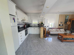 5 bedroom villa for sale
