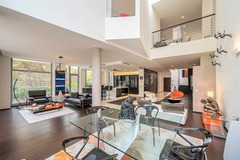 Semi-detached house is located in the famous urbanization of Sierra Blanca,