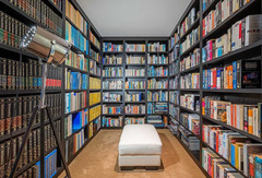 Semi-detached house is located in the famous urbanization of Sierra Blanca,