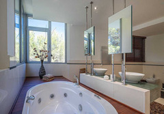 Semi-detached house is located in the famous urbanization of Sierra Blanca,