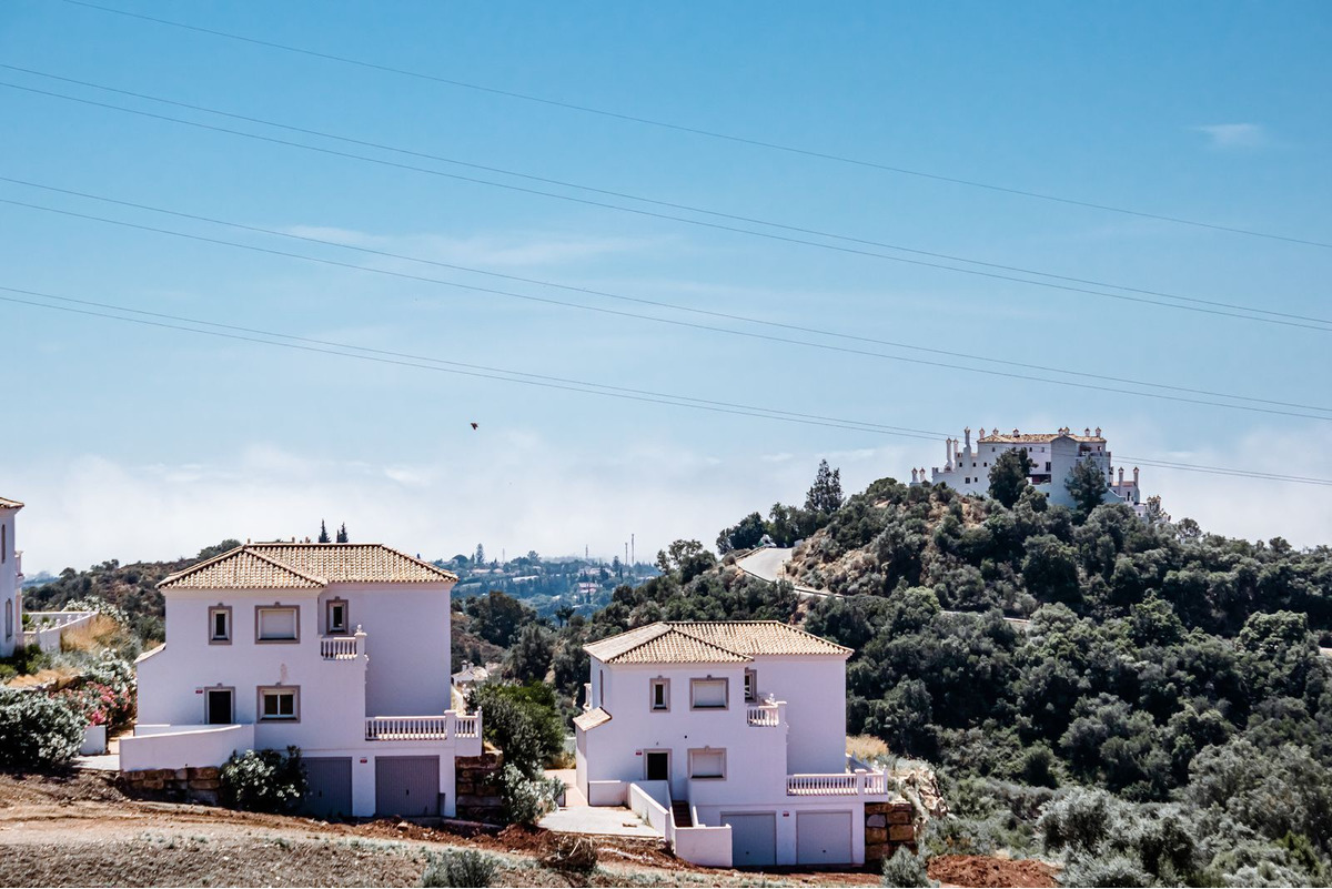 Middle Floor Apartment in Selwo Selwo Advertise Free Spanish