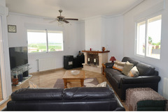 REDUCED Detached Villa, with 4 bedrooms, 3 bathrooms.