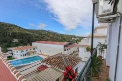 Middle Floor Apartment in Tolox