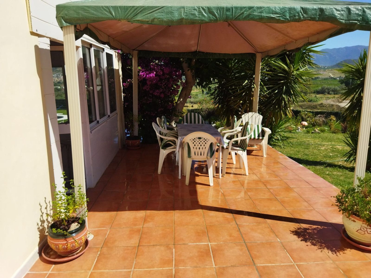 Finca Cortijo in Estacion de Cartama Estación de Cártama Advertise