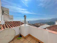 Townhouse  with wonderful views towards the mountains.