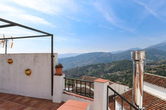 Townhouse  with wonderful views towards the mountains.
