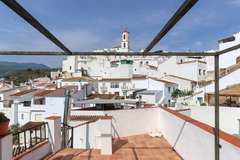 Townhouse  with wonderful views towards the mountains.
