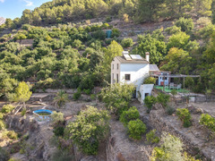 Detached Villa in Alozaina