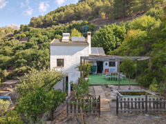 Detached Villa in Alozaina
