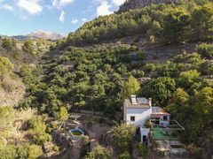 Detached Villa in Alozaina