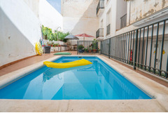 This beautiful apartment is located in Periana