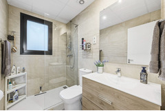 Golf apartment for sale in prime location