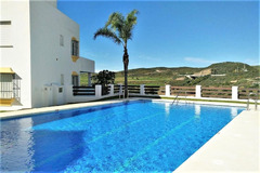 Middle Floor Apartment in Estepona