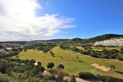 Middle Floor Apartment in Estepona