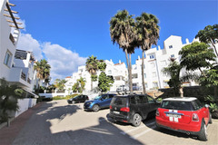 Middle Floor Apartment in Estepona