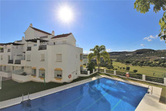 Middle Floor Apartment in Estepona