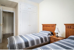 Middle Floor Apartment in La Duquesa