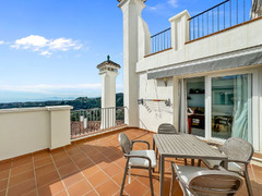 Middle Floor Apartment in Estepona