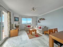 Middle Floor Apartment in Estepona