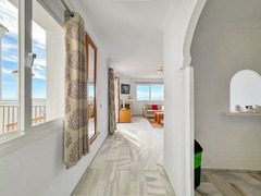 Middle Floor Apartment in Estepona