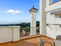 Middle Floor Apartment in Estepona