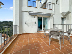 Middle Floor Apartment in Estepona