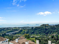 Middle Floor Apartment in Estepona