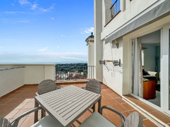 Middle Floor Apartment in Estepona
