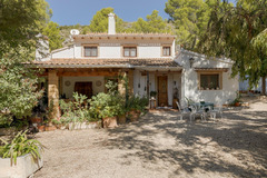 Stunning Mountain Villa with Breathtaking Views in Torremanzanas, Alicante!