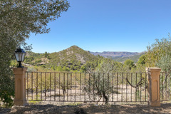 Stunning Mountain Villa with Breathtaking Views in Torremanzanas, Alicante!