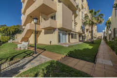 Middle Floor Apartment in New Golden Mile