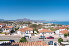 Lovely studio apartment with panoramic sea views in La Duquesa